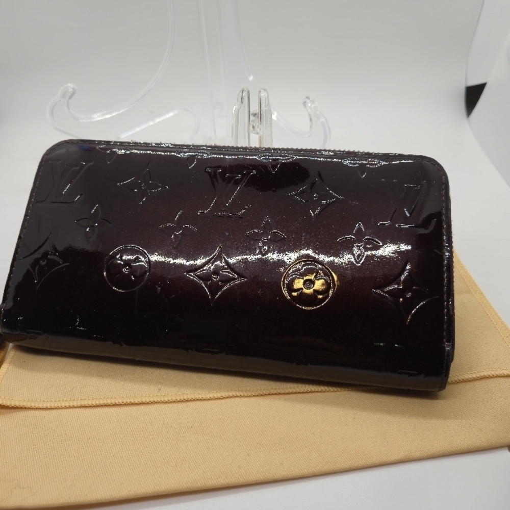 LOUIS VUITTON Long Wallet Zippy Monogram Vernis Bordeaux Enamel Total Pattern